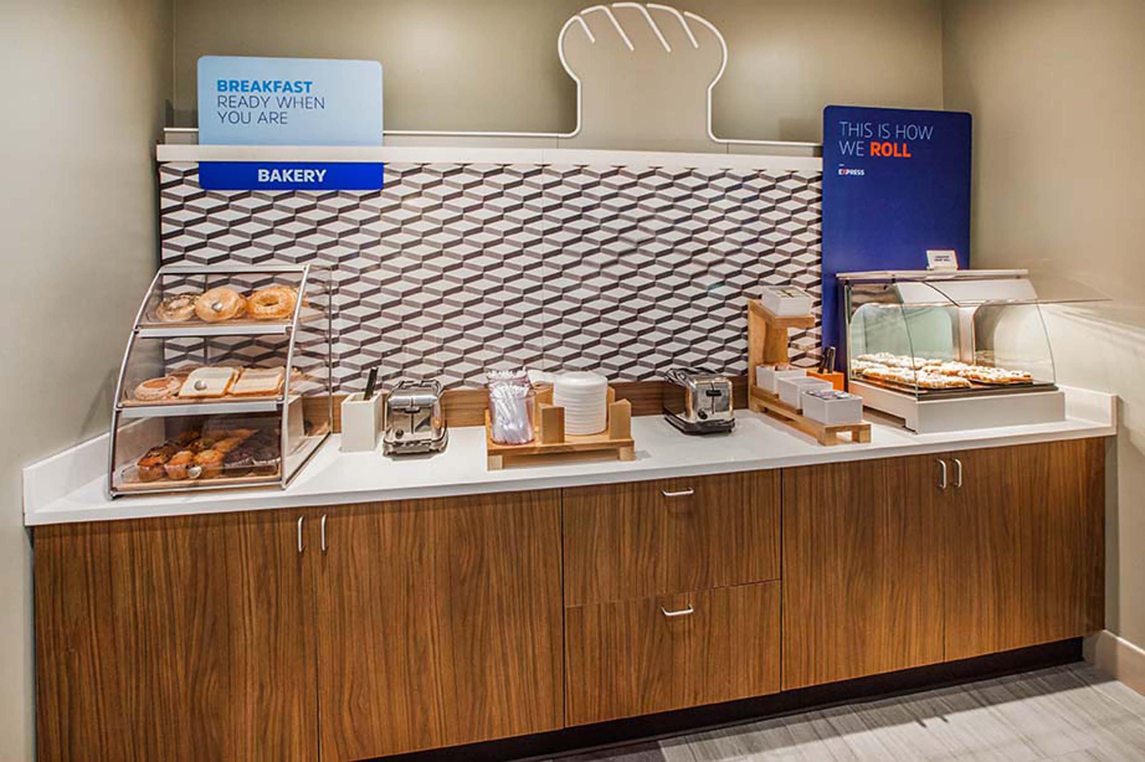 Holiday Inn Express & Suites - Mcallen - Medical Center Area By Ihg Eksteriør bilde